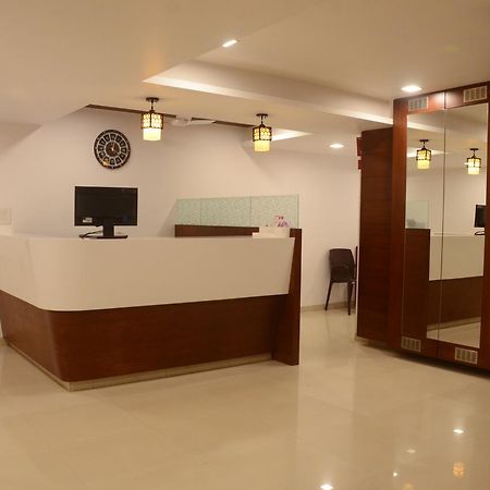 Hotel Ideal Вадодара Екстер'єр фото