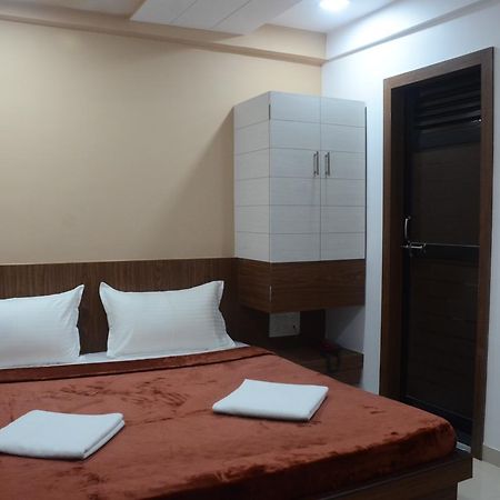 Hotel Ideal Вадодара Екстер'єр фото