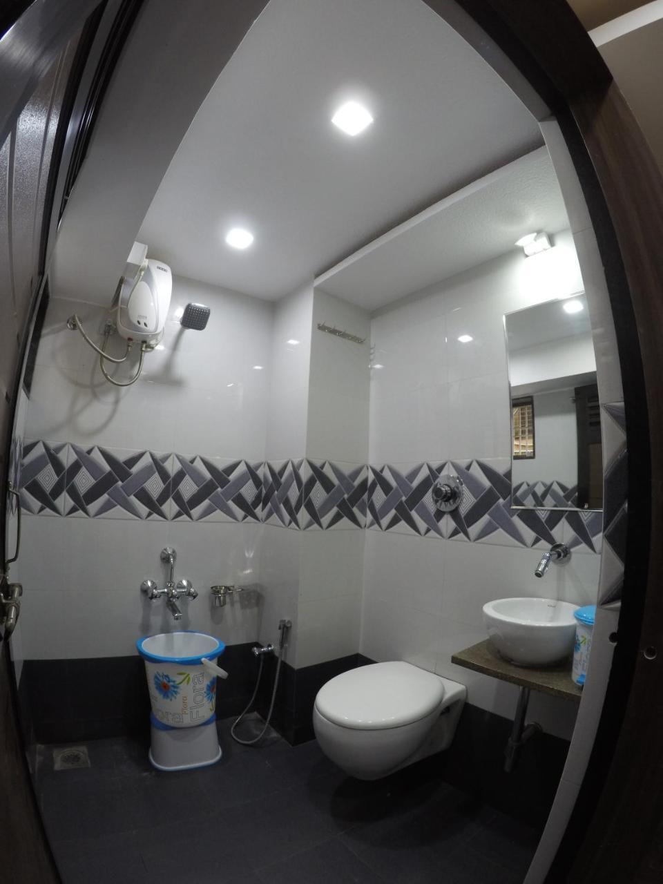 Hotel Ideal Вадодара Екстер'єр фото